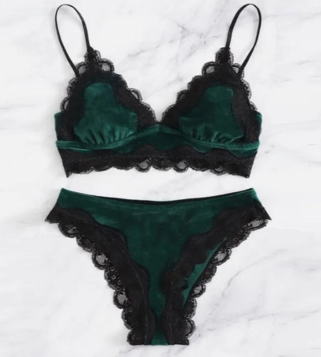 Solid Comfy Velvet Lingeries for Women Floral Lace Gathered Bras and Thong Set 2Pcs Seductive Lingerie Sexy Sleepwear Pajama Set